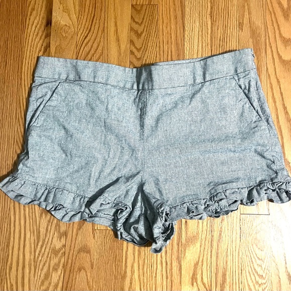 LOFT Ruffle Short - Picture 3 of 7